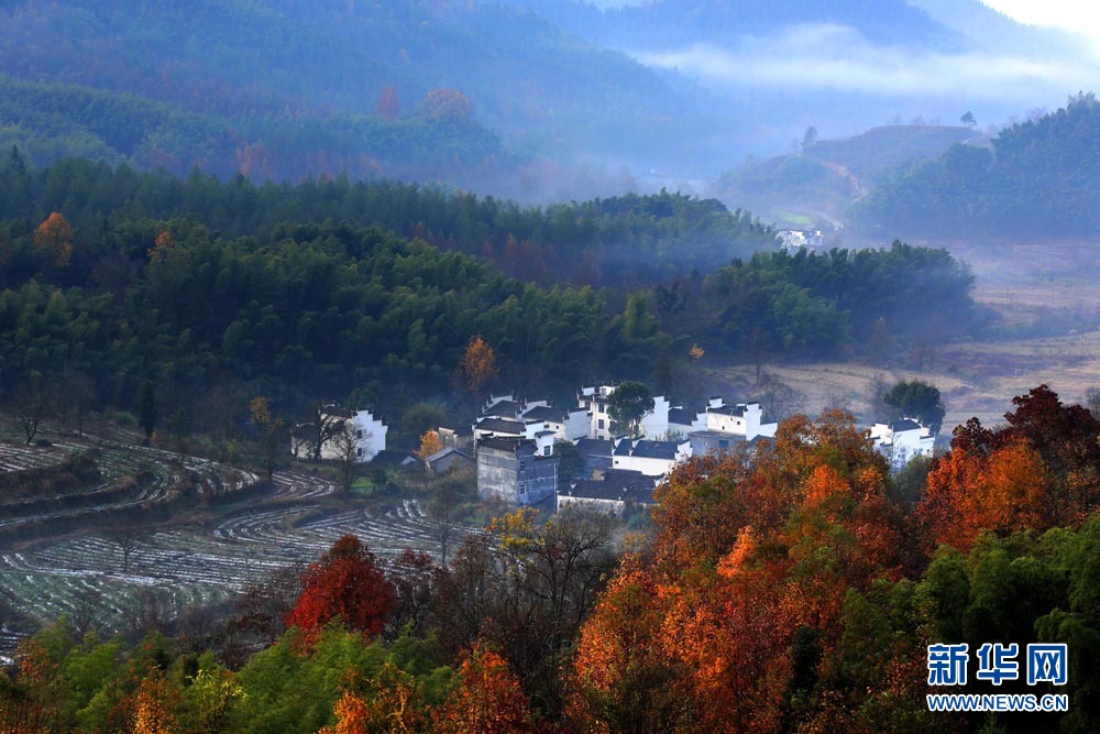 安徽塔川古村：云雾塔川如仙境