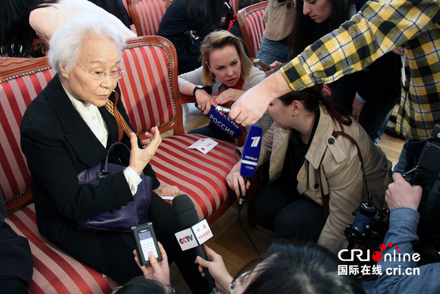 俄向32名中国人授予卫国战争胜利70周年纪念章