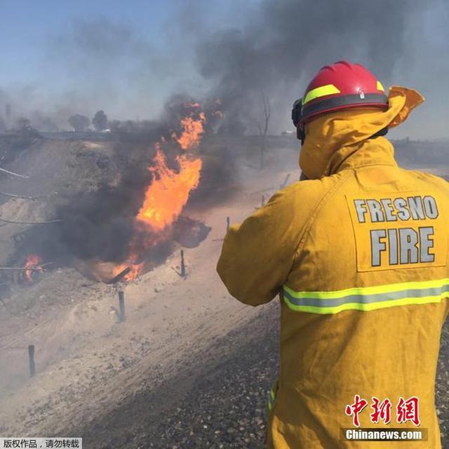 美加州发生天然气管道爆炸事故 致15人受伤