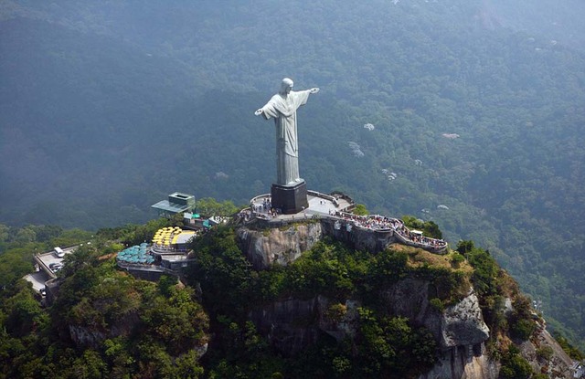 冒险者乐园：盘点全球最惊险刺激旅游景点