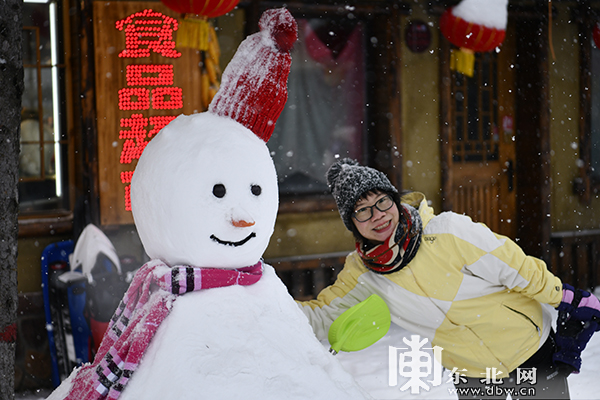 中国雪乡今冬首场大雪如约而至 降雪已近30公分