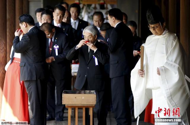 靖国神社春祭第二日 一批日本议员参拜