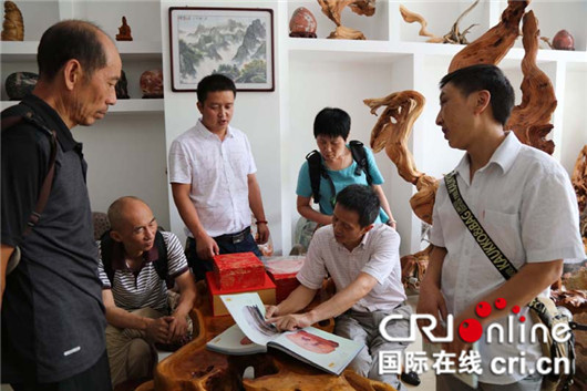 已过审【行游巴渝　标题摘要】神女奇石与神农架奇石两协会联谊为旅游文化服务