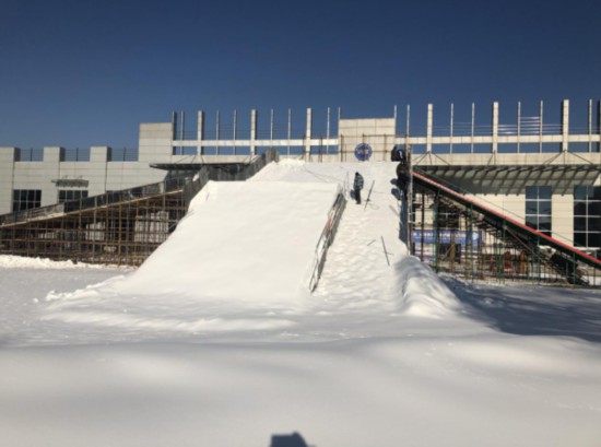 探营雪博会、冰雪旅游节：布展工作紧张进行