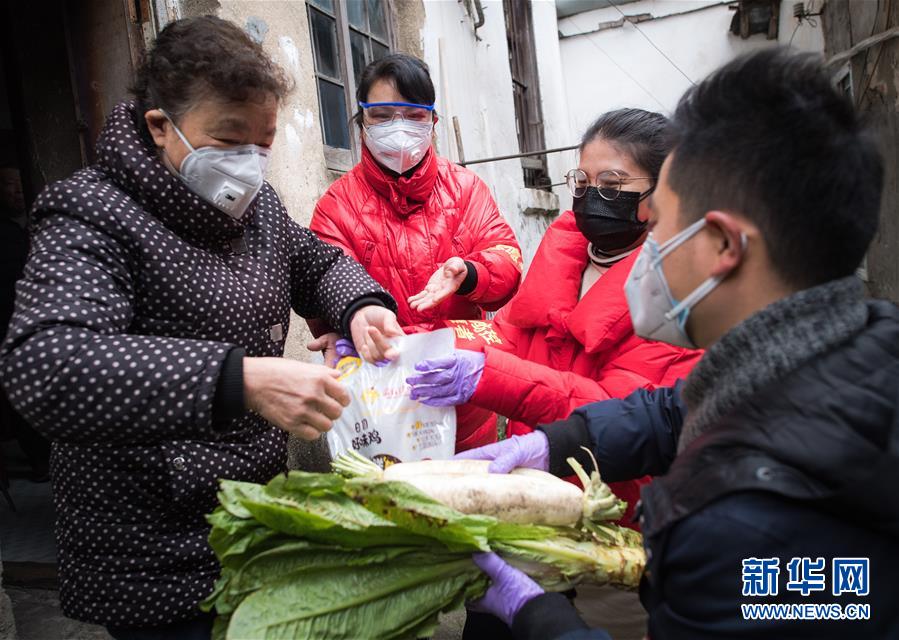 英雄的城市 英雄的人民——写在武汉疫情防控胶着对垒的关键时刻