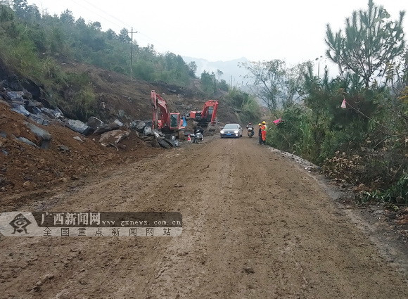 广西东兰至都安二级公路实现“边施工边通车”