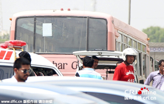 巴基斯坦公交车遭持枪分子袭击 至少43人死亡