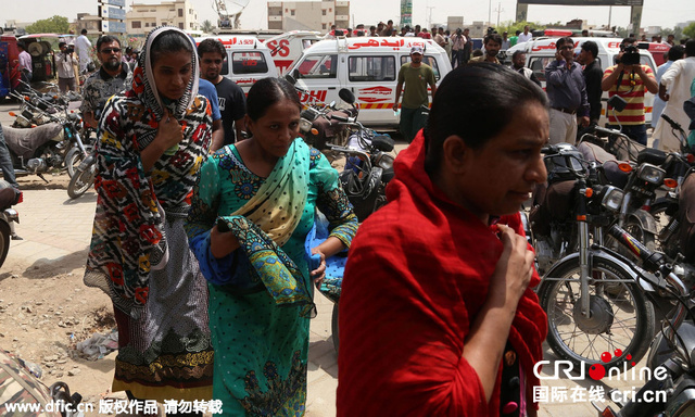 巴基斯坦公交车遭持枪分子袭击 至少43人死亡