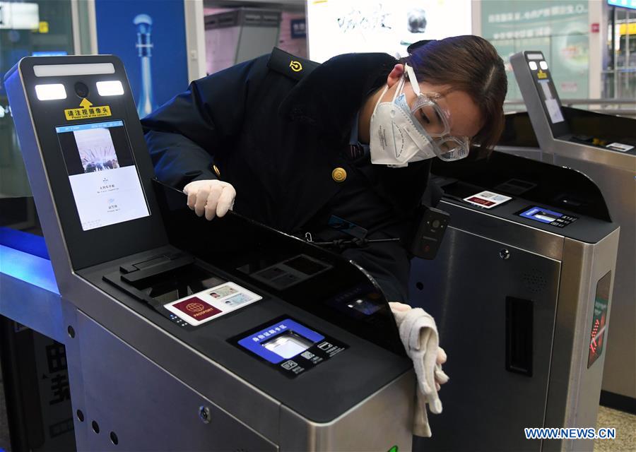 Beijing railway station intensifies preventive measures to curb novel coronavirus epidemic