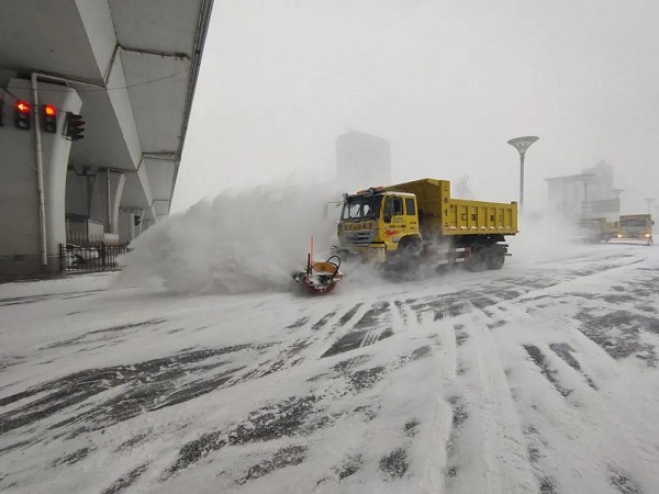 一座有冰雪更有温度的城市 | 哈尔滨全城动员抗击今冬首场暴风雪纪实