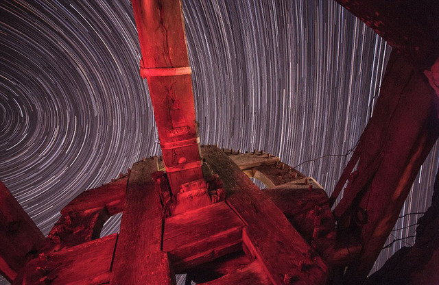 实拍希腊绝美星空 神庙上空神秘梦幻