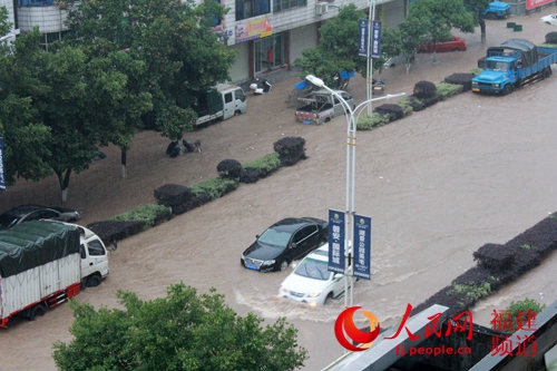 降雨致福建11万户停电 安砂水库洪水百年一遇