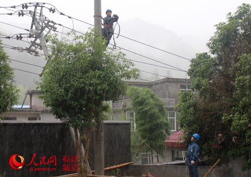 降雨致福建11万户停电 安砂水库洪水百年一遇