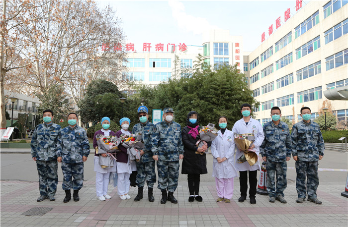 陕西省首例治愈的重型新冠肺炎患者从唐都医院出院