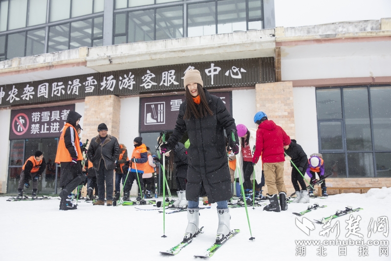 冰清美如画 滑雪神农架 湖北百家校媒聚焦“华中屋脊”