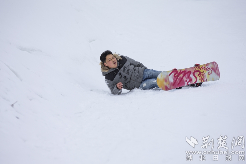 冰清美如画 滑雪神农架 湖北百家校媒聚焦“华中屋脊”