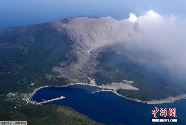 日本鹿儿岛火山喷发 居民被要求离岛