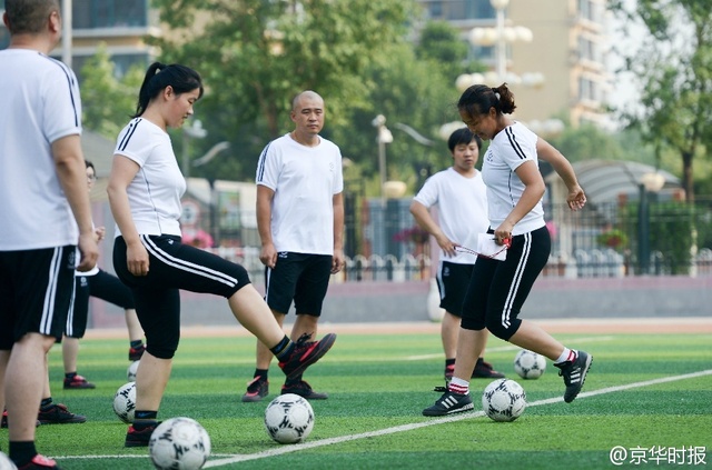 北京一小学老师厨师保安齐上阵 激发学生兴趣