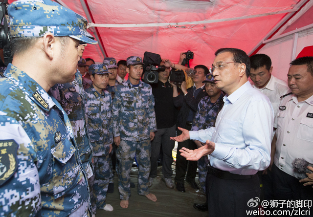 李克强慰问潜水员：生命大于天，你们身上担子万千重