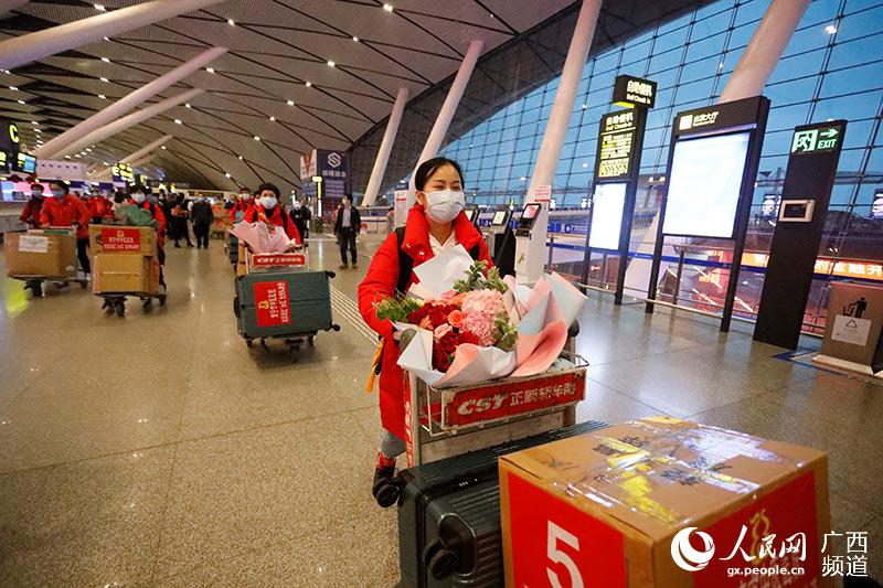 组图：带着使命与祝福出征