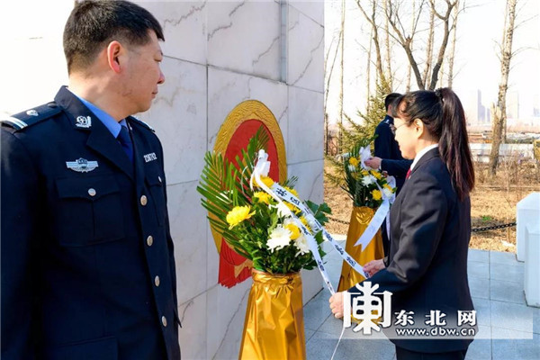 绥化市北林区检察院干警开展清明祭英烈活动