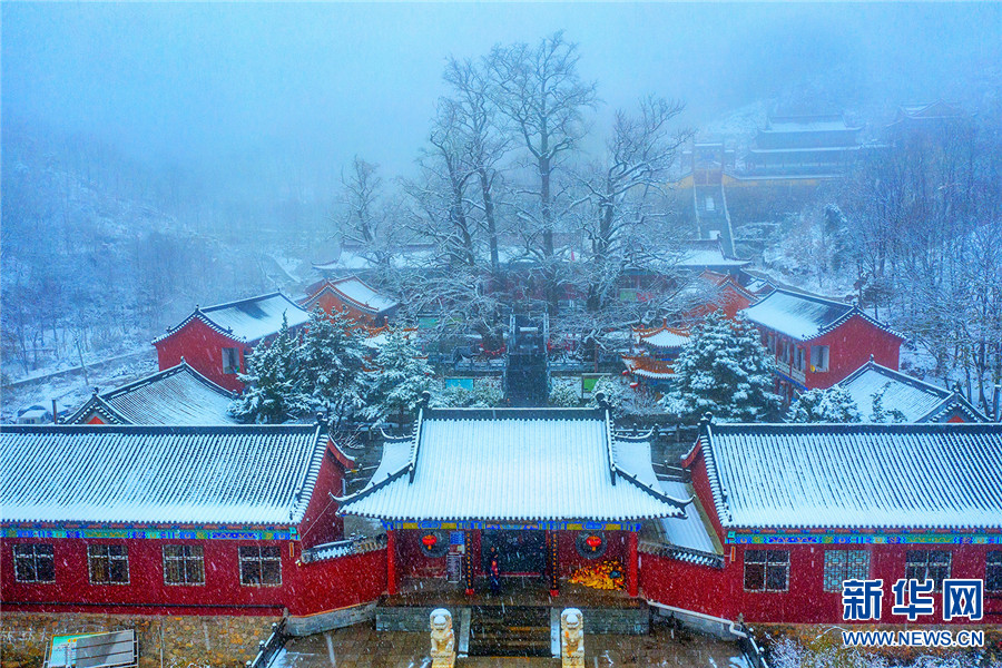 平顶山市鲁山县：古寺雪韵