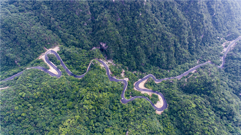 【Hello，河南！】平顶山市鲁山县：纪检护航下的山间公路成了“网红”打卡地