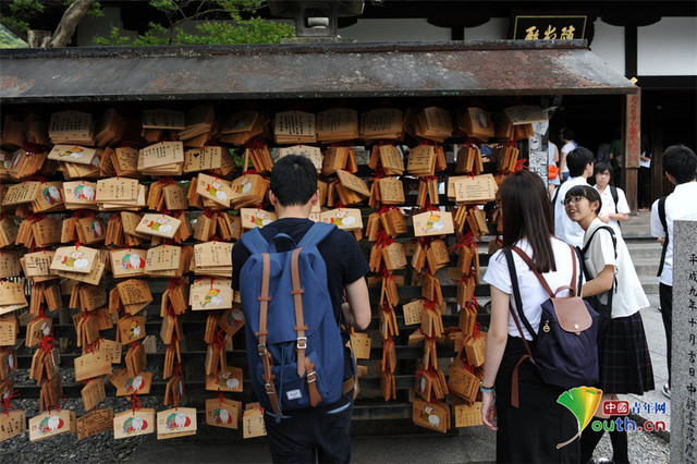 日本学生神庙祈愿金榜题名