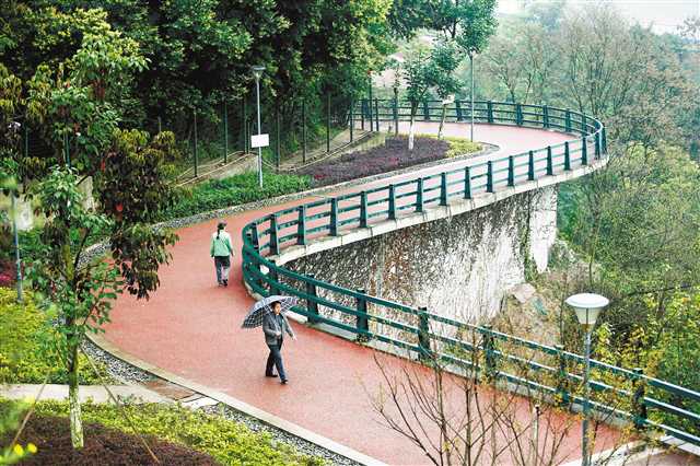 【要闻 摘要】建设山城步道 打造美丽之地幸福路