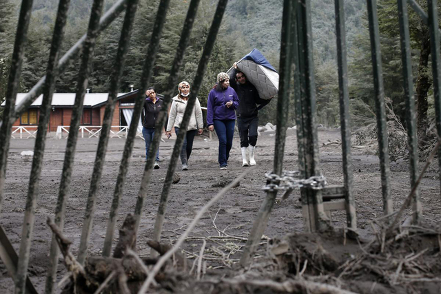 盘点2015年全球火山喷发震撼景象