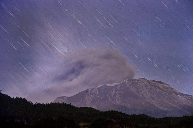 盘点2015年全球火山喷发震撼景象