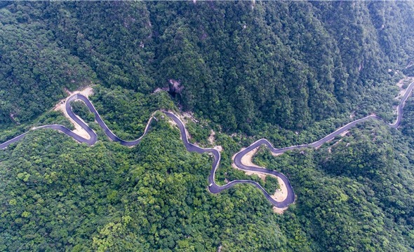 【已过审】【Hello，河南！】平顶山市鲁山县：纪检护航下的山间公路成了“网红”打卡地