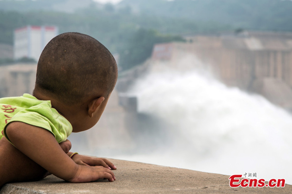 Xiaolangdi Waterfall-Watching Festival kicks off