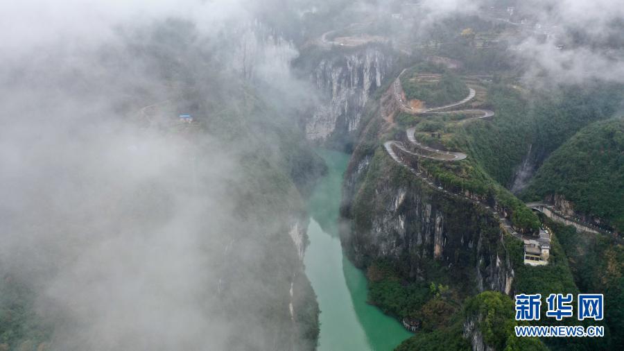 湖北鹤峰：溇水风光似画卷