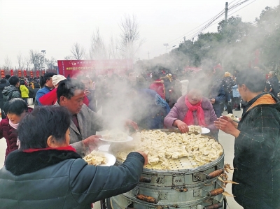 【春节专题-春节习俗】千人同吃千饺宴 欢欢喜喜过小年