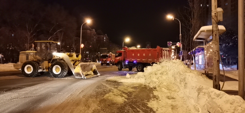 本溪市明山区住建局昼夜奋战除雪保障交通