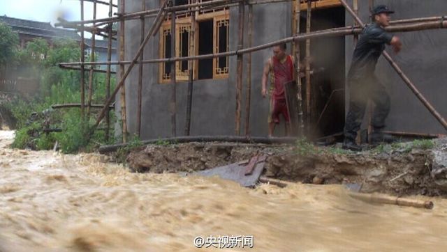 贵州"千户侗寨"遇十年最强降雨 洪水急如猛兽