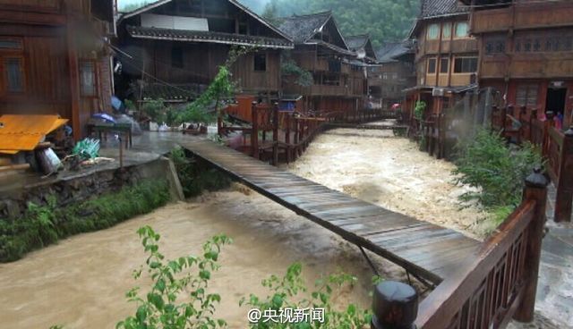 贵州"千户侗寨"遇十年最强降雨 洪水急如猛兽