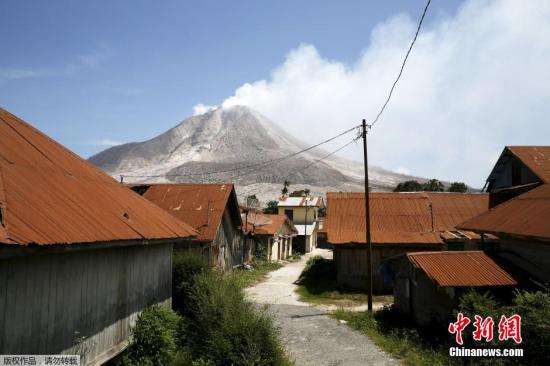 印尼火山持续喷发或影响航空安全 部分航班被取消