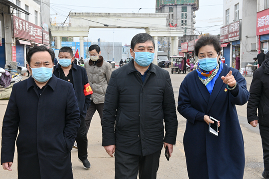 【河南供稿】平顶山市卫东区委书记王迎波调研复工企业疫情防控工作