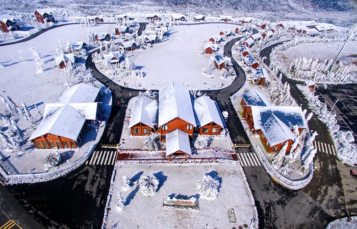 重庆秀山川河盖景区雪后展美景