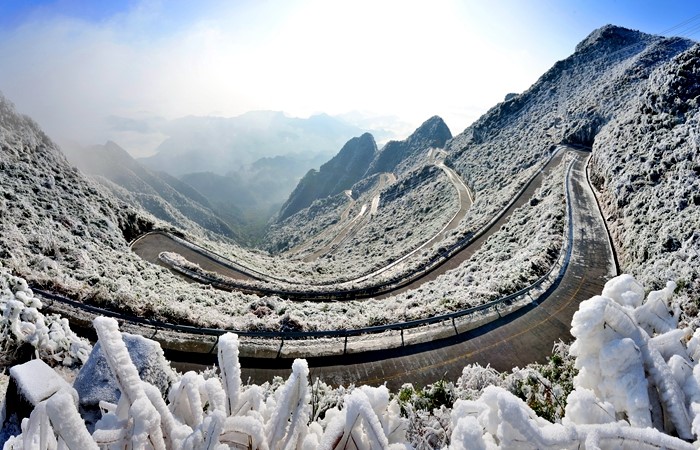 重庆秀山川河盖景区雪后展美景