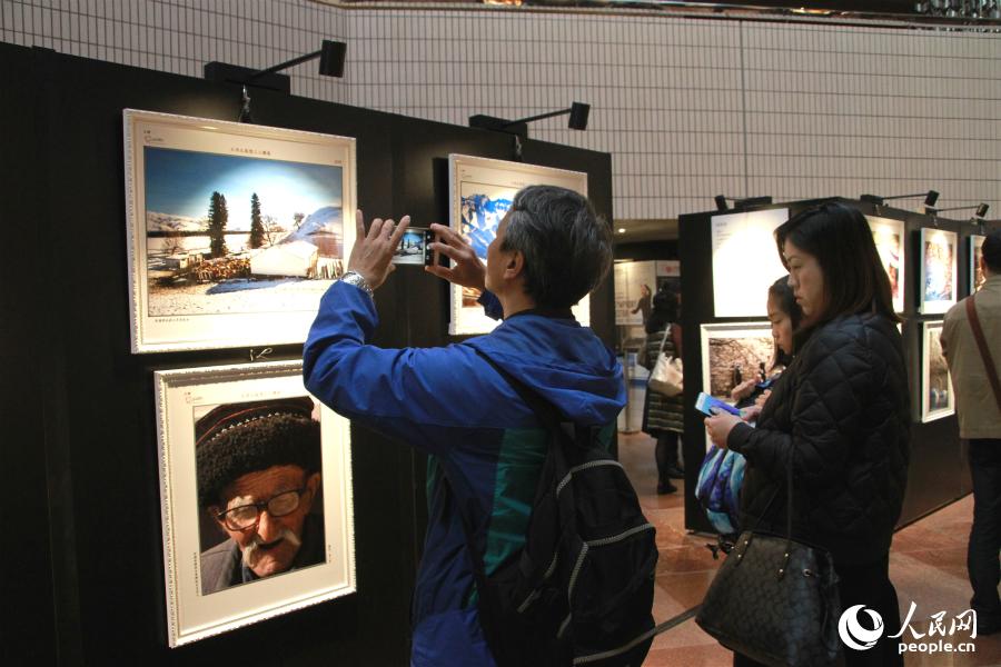 “大西北风情”摄影联展在香港文化中心举行