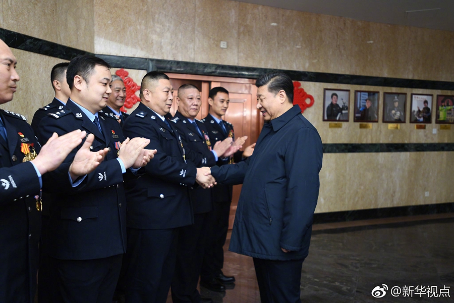 春节前夕习近平在京看望慰问基层干部群众