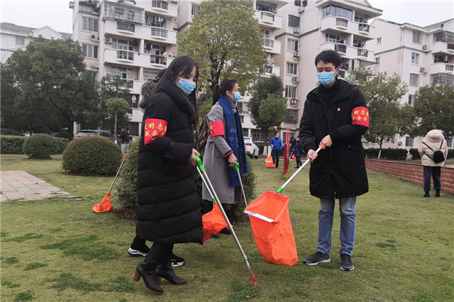 武汉商学院党员教师下沉社区出实招出新招