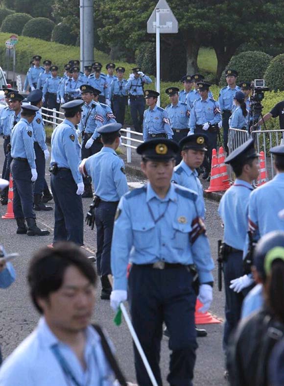 日本时隔4年重启核电站 大批市民集会抗议