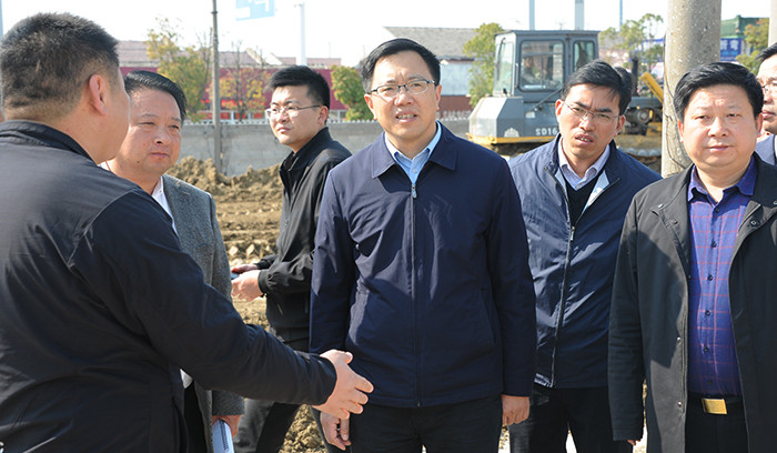 （供稿 社会广角列表 三吴大地泰州 移动版）泰州海陵区委书记陈翔督查道路环境提升情况