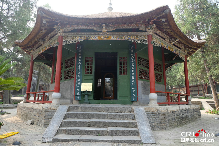 【河南原创】海峡两岸媒体人走进南阳：探访武侯祠 了解中医药文化（组图）