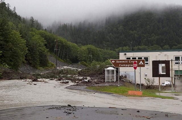 美阿拉斯加滨海小镇强降雨导致山体滑坡 4人失踪