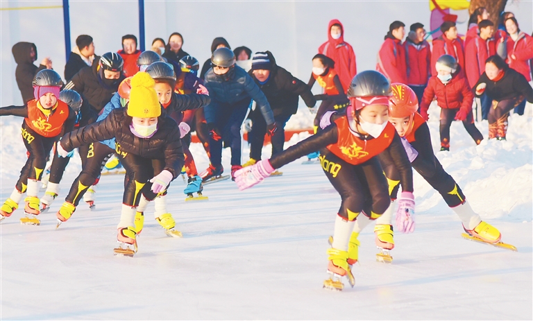 冰雪运动 老少皆宜